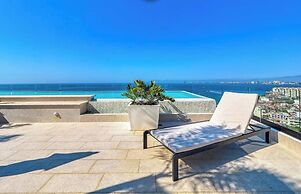 Oceanview 2 BR Condo - Luxury - Rooftop Pool