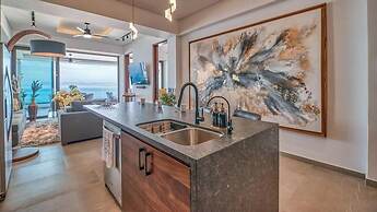 Oceanview 2 BR Condo - Luxury - Rooftop Pool
