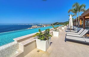 Oceanview 2 BR Condo - Luxury - Rooftop Pool