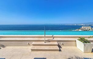 Oceanview 2 BR Condo - Luxury - Rooftop Pool