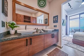 Oceanview 2 BR Condo - Luxury - Rooftop Pool