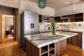 Luxury 2 BR Condo in Downtown - AC - Peaceful