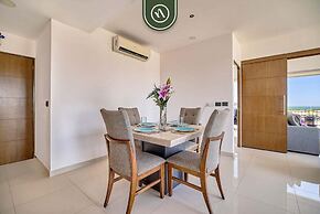 Equipped 1BR Condo With Private Balcony - Pool