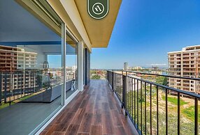 Equipped 1BR Condo With Private Balcony - Pool