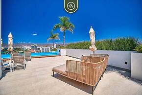 2BR Condo With Rooftop Pool - 2 Min Walk to Beach