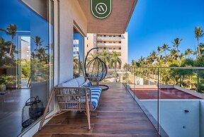 2BR Condo With Rooftop Pool - 2 Min Walk to Beach