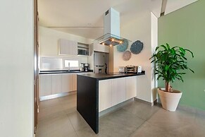 New 1 Br Unit 2 Min From Beach - Pool - King Bed