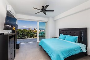 Believe Condo Flamingos Believe 302