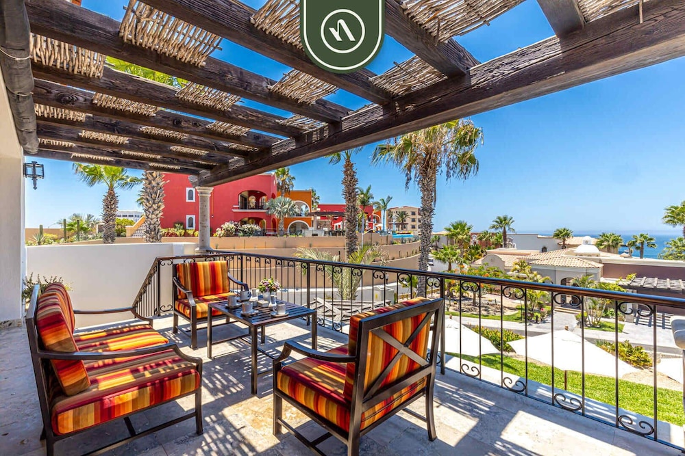 Villa With Private Pool & Patio in Cabo