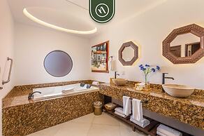 Two Bdrm Condo With Private Terrace - Ocean View - Pool