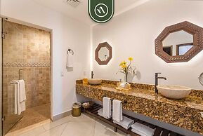 Two Bdrm Condo With Private Terrace - Ocean View - Pool