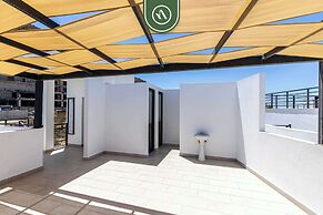 Amazing 2BR Condo With Rooftop Pool - BBQ