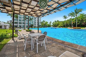 Stylish 2 BR Condo - Pools - Golf - Membership