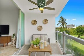 Stylish 2 BR Condo - Pools - Golf - Membership
