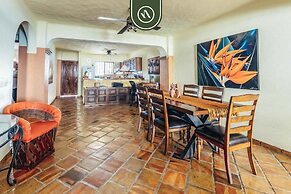 Oceanview 2BR Condo - Romantic Zone - Rooftop Pool
