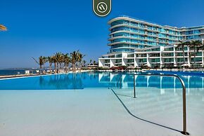 Oceanfront 2BR Condo -private Balcony - Beach