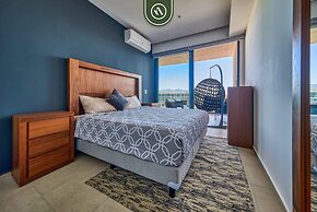 Oceanfront 2BR Condo -private Balcony - Beach