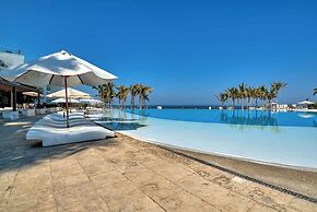 Beachfront Duplex With Multiple Pools - Beachclub