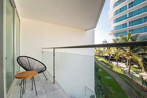 Beachfront Duplex With Multiple Pools - Beachclub