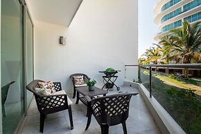 Beachfront Duplex With Multiple Pools - Beachclub