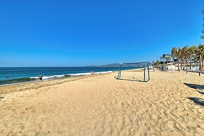 Beachfront Duplex With Multiple Pools - Beachclub