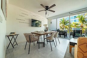 Beachfront Duplex With Multiple Pools - Beachclub