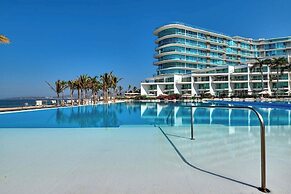 Beachfront Duplex With Multiple Pools - Beachclub