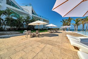 Beachfront Duplex With Multiple Pools - Beachclub