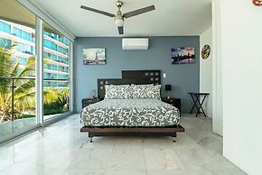 Beachfront Duplex With Multiple Pools - Beachclub