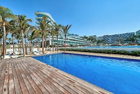 Beachfront Duplex With Multiple Pools - Beachclub