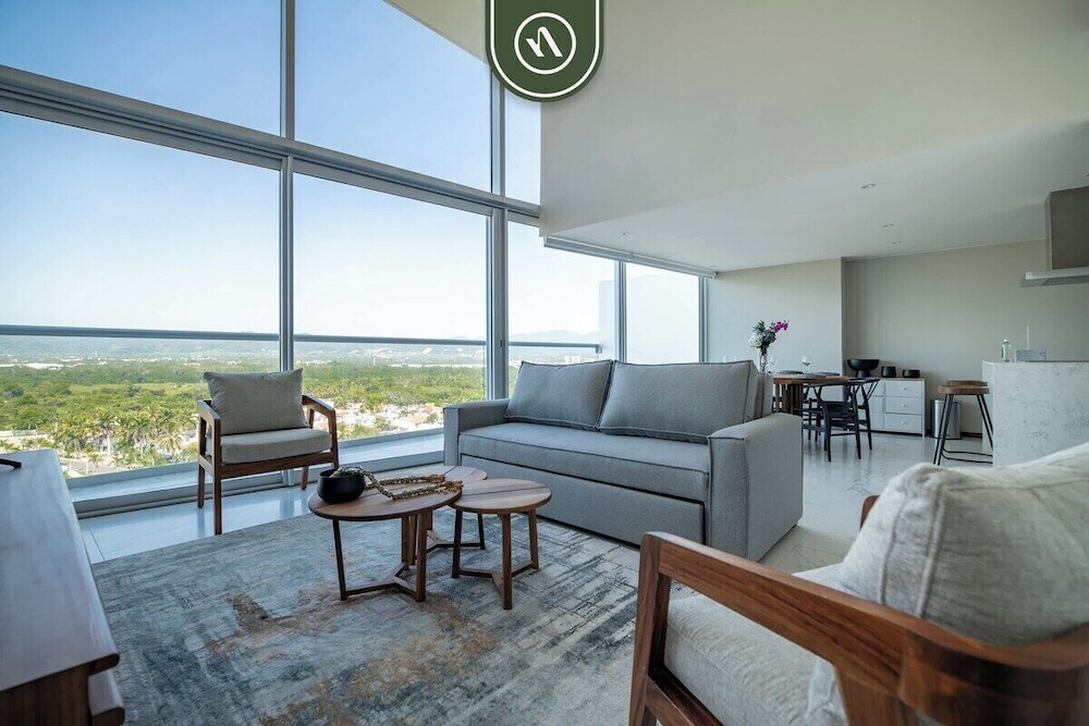 Stunning Oceanview Two Story Condo - Beach - Gym