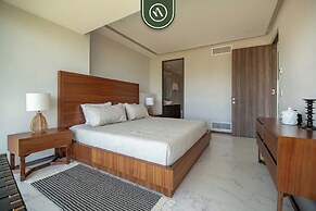 Stunning Oceanview Two Story Condo - Beach - Gym