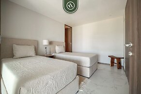 Stunning Oceanview Two Story Condo - Beach - Gym