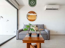 Oceanview 1 BR Condo - Private Beach - Pools
