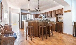 Ocean View 2Br Condo-balcony-beach-pool - 610