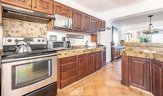 Ocean View 2Br Condo-balcony-beach-pool - 610