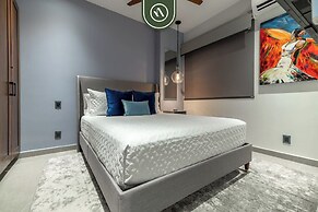 Luxury 2 BR Condo With Beachview - Rooftop Pool