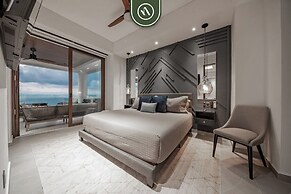 Luxury 2 BR Condo With Beachview - Rooftop Pool