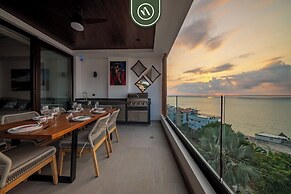 Luxury 2 BR Condo With Beachview - Rooftop Pool