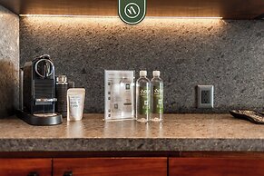 Luxury 2 BR Condo With Beachview - Rooftop Pool