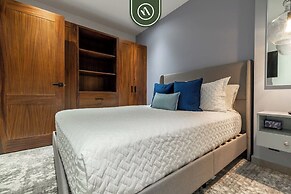 Luxury 2 BR Condo With Beachview - Rooftop Pool