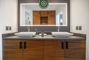 Luxury 2 BR Condo With Beachview - Rooftop Pool