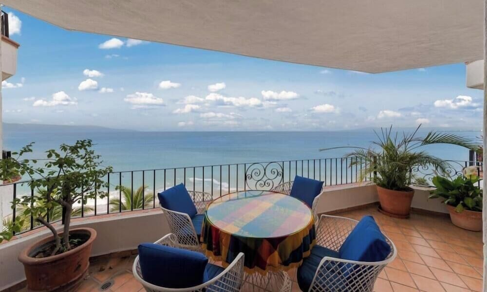 Ocean View 2Br Condo-balcony-beach-pool 710