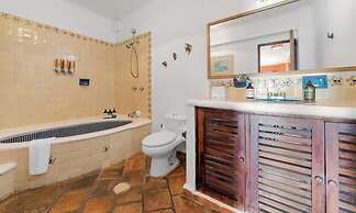 Ocean View 2Br Condo-balcony-beach-pool 710