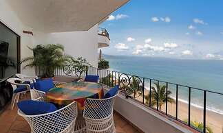 Ocean View 2Br Condo-balcony-beach-pool 710