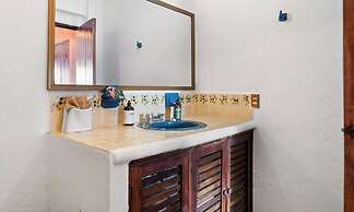Ocean View 2Br Condo-balcony-beach-pool 710