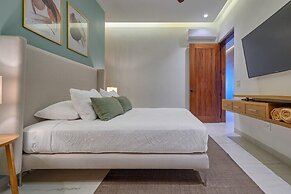 Amazing 2BR Apt -private Balcony - Rooftop Pool