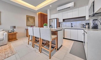 Amazing 2BR Apt -private Balcony - Rooftop Pool