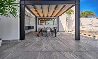 Amazing 2BR Apt -private Balcony - Rooftop Pool
