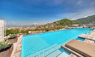 Amazing 2BR Apt -private Balcony - Rooftop Pool